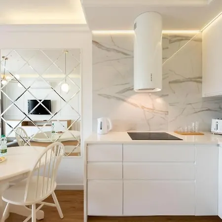 Golden Prestige With Parking In Bemowo Appartamento
