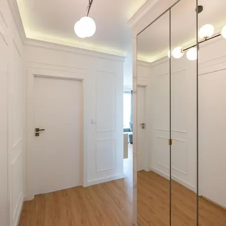 Golden Prestige With Parking In Bemowo Apartament