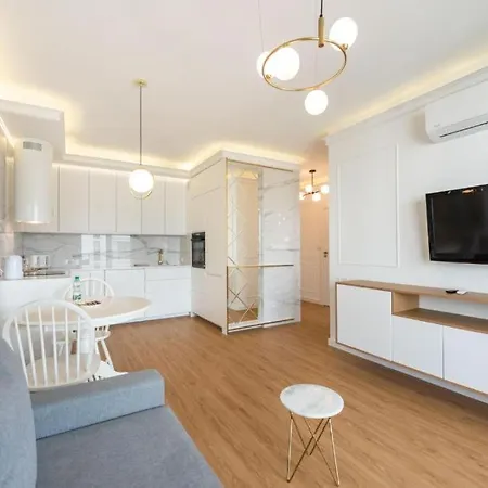 Apartment Golden Prestige With Parking In Bemowo *