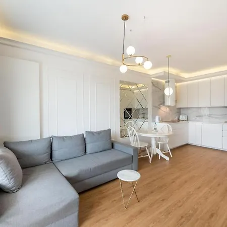 Apartment Golden Prestige With Parking In Bemowo *